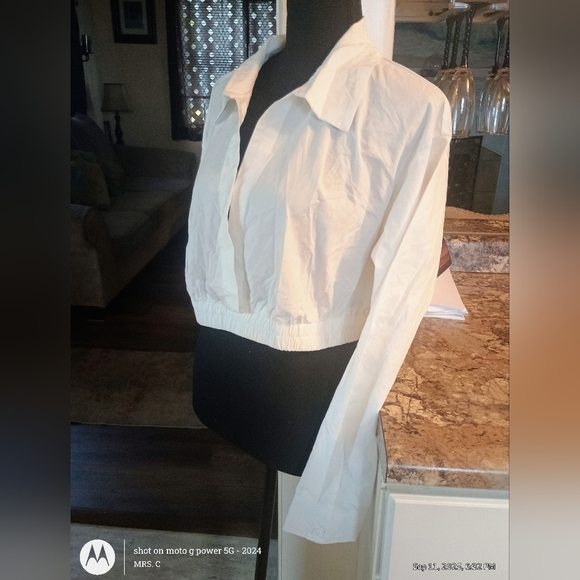 SHEIN White Collared Crop Top. Long Sleeve Crop Top 1X - Picture 1 of 6